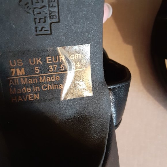 Shoes - Picture 4 of 4